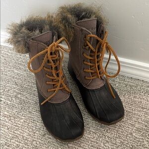 Sperry Black and Brown Winter waterproof suede Rain Boots with Fur Trim